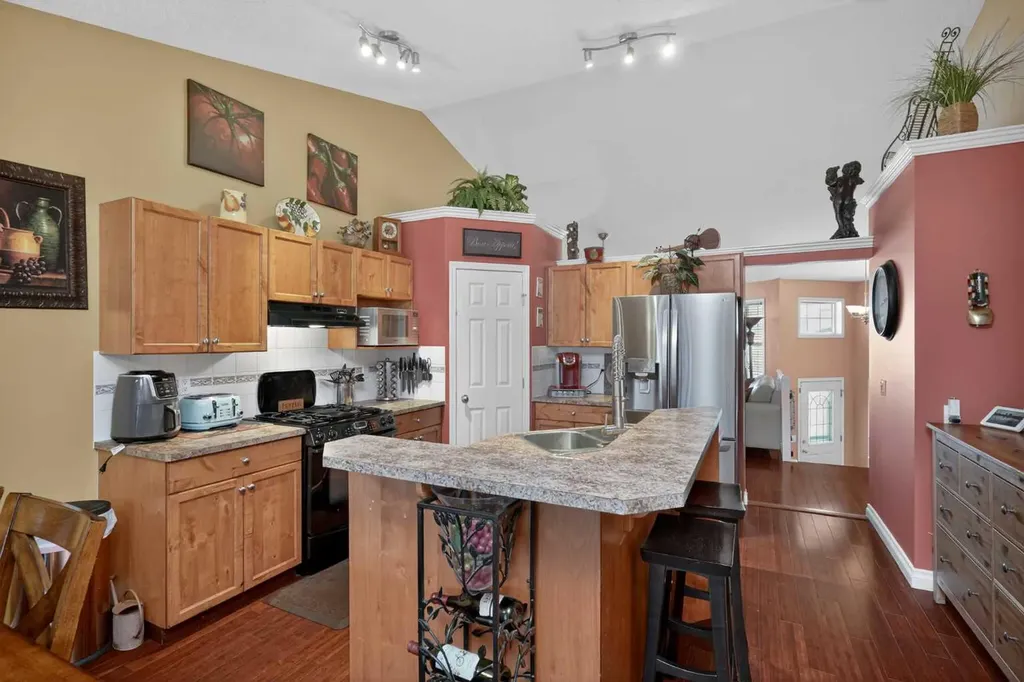 285 West Creek Springs Chestermere AB T1Y 1N7