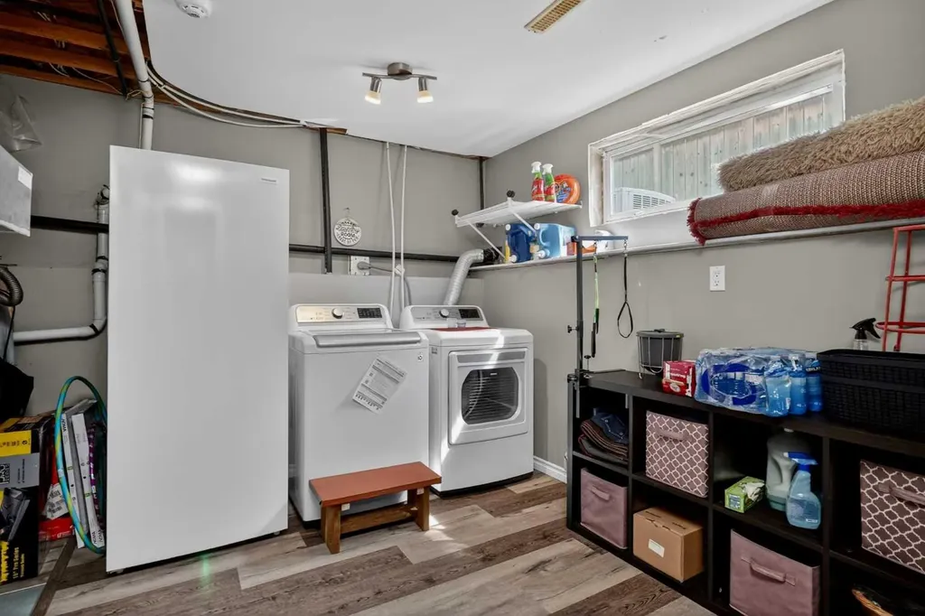 285 West Creek Springs Chestermere AB T1Y 1N7