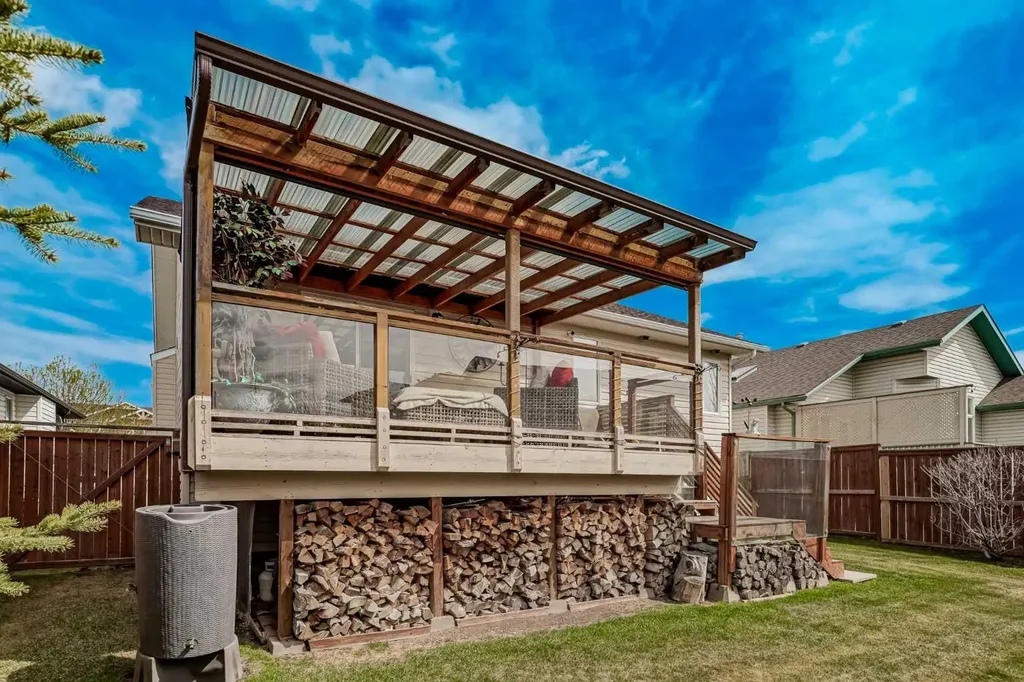 285 West Creek Springs Chestermere AB T1Y 1N7