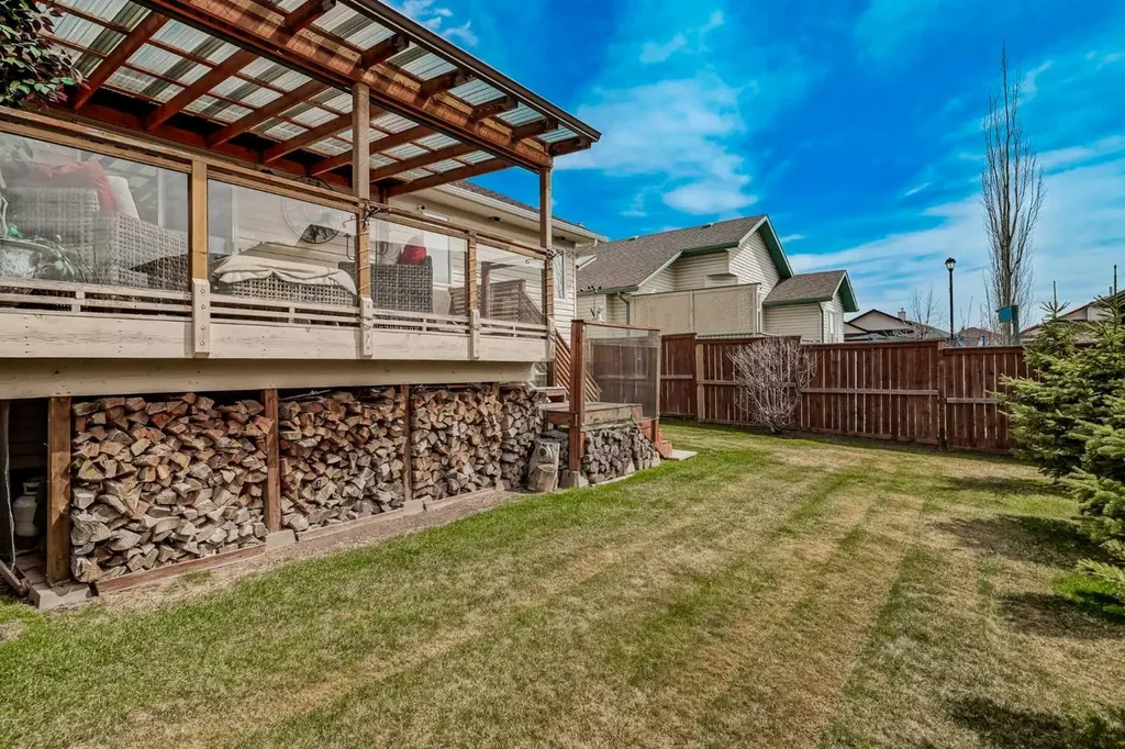 285 West Creek Springs Chestermere AB T1Y 1N7