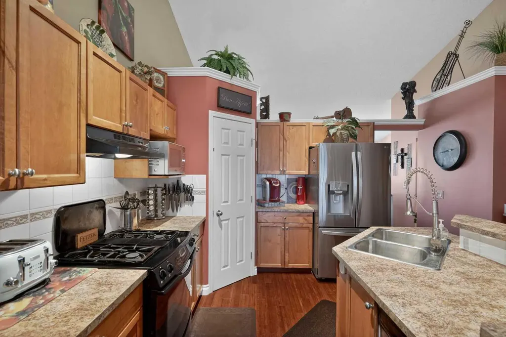 285 West Creek Springs Chestermere AB T1Y 1N7