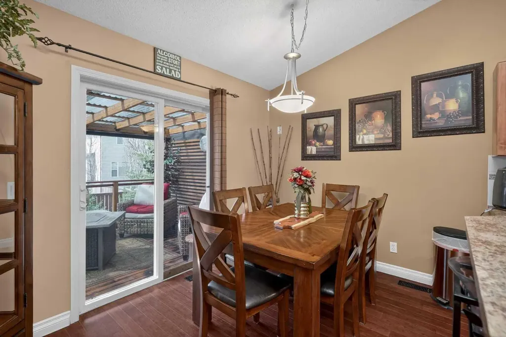 285 West Creek Springs Chestermere AB T1Y 1N7