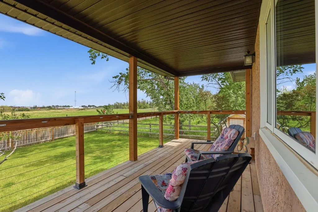 34 Oak Avenue Okotoks AB T1S 1K6