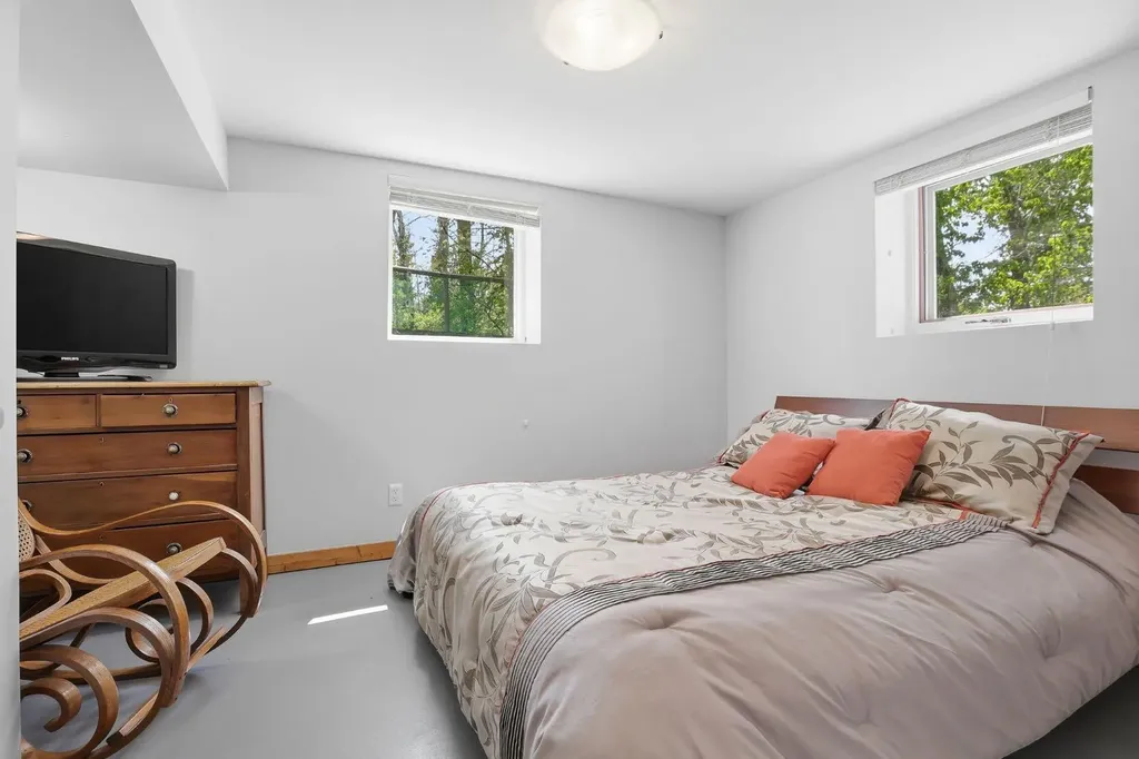 34 Oak Avenue Okotoks AB T1S 1K6