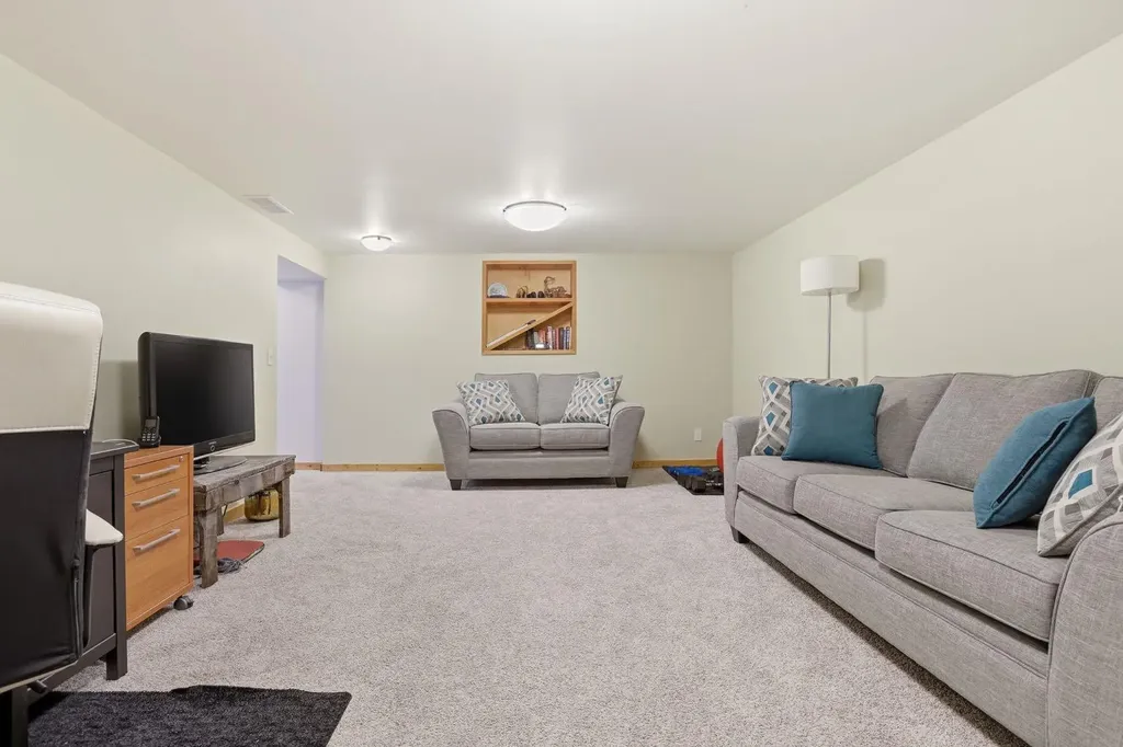 34 Oak Avenue Okotoks AB T1S 1K6
