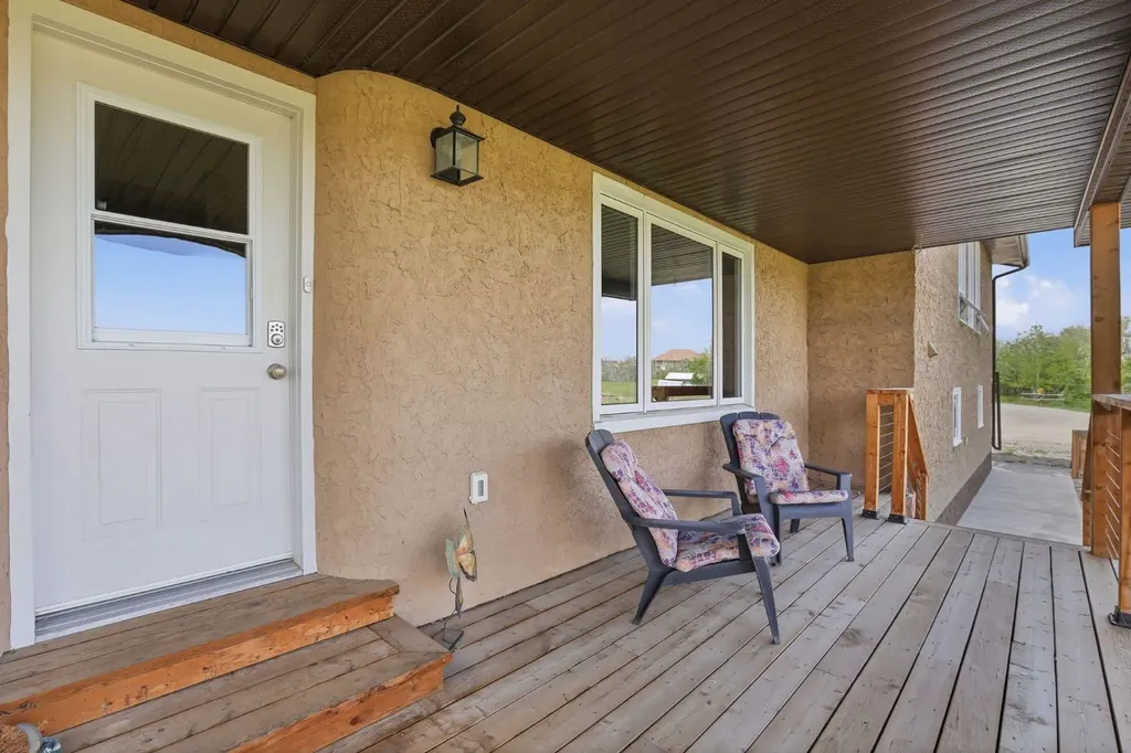 34 Oak Avenue Okotoks AB T1S 1K6