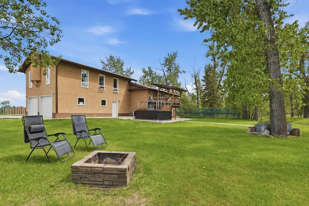 34 Oak Avenue Okotoks AB T1S 1K6