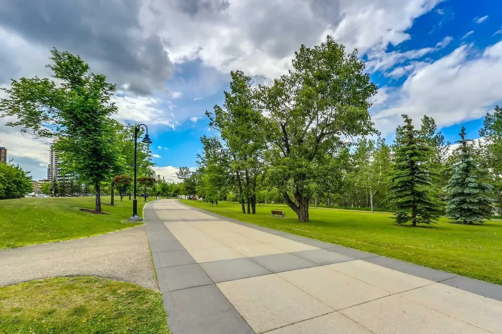 325 3 Street SE Calgary AB T2G0T9