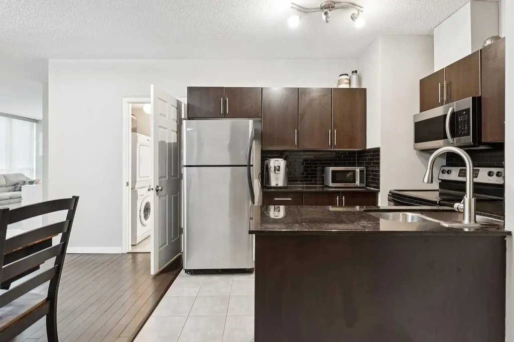 325 3 Street SE Calgary AB T2G0T9