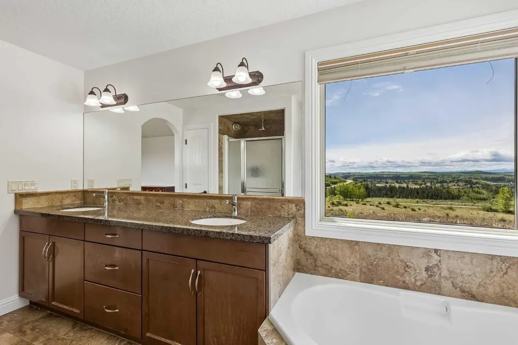 31 Sunset Point Cochrane AB T4C 0B3