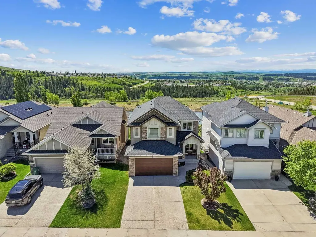 31 Sunset Point Cochrane AB T4C 0B3