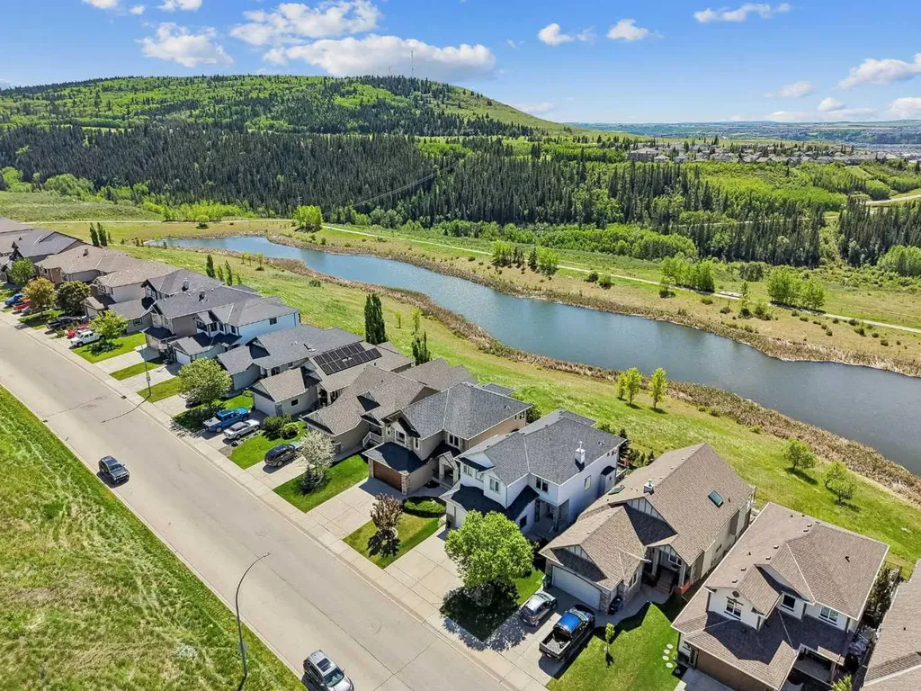31 Sunset Point Cochrane AB T4C 0B3