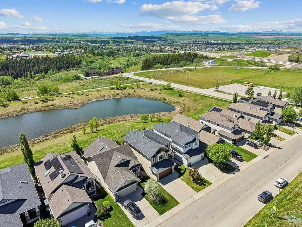 31 Sunset Point Cochrane AB T4C 0B3