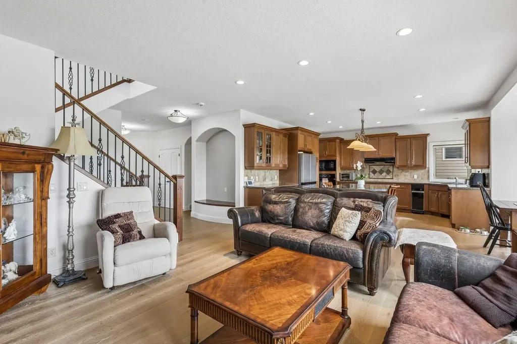 31 Sunset Point Cochrane AB T4C 0B3