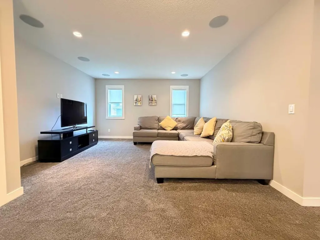 252 Nolancliff Crescent NW Calgary AB T3R 0T4