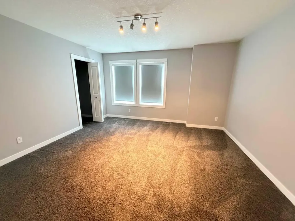 252 Nolancliff Crescent NW Calgary AB T3R 0T4