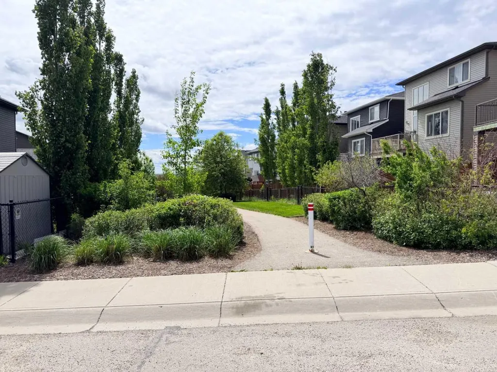 252 Nolancliff Crescent NW Calgary AB T3R 0T4