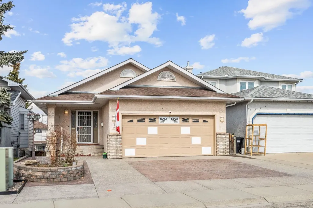 180 Hidden Vale Close NW Calgary AB T3A 5C7