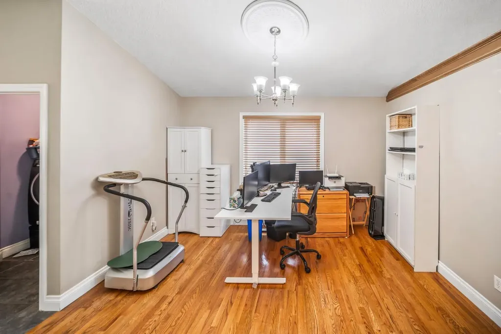 180 Hidden Vale Close NW Calgary AB T3A 5C7