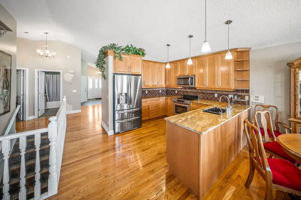 180 Hidden Vale Close NW Calgary AB T3A 5C7