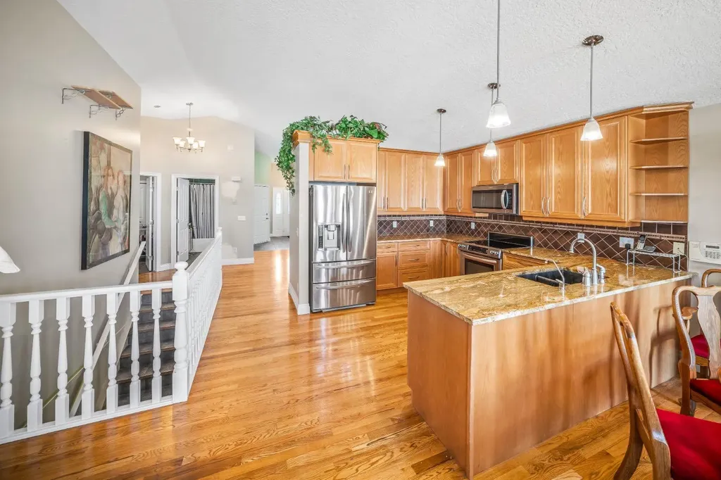 180 Hidden Vale Close NW Calgary AB T3A 5C7