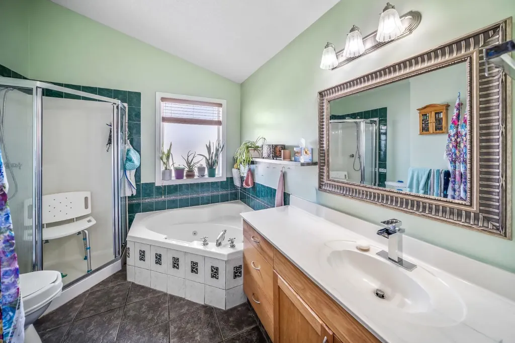 180 Hidden Vale Close NW Calgary AB T3A 5C7