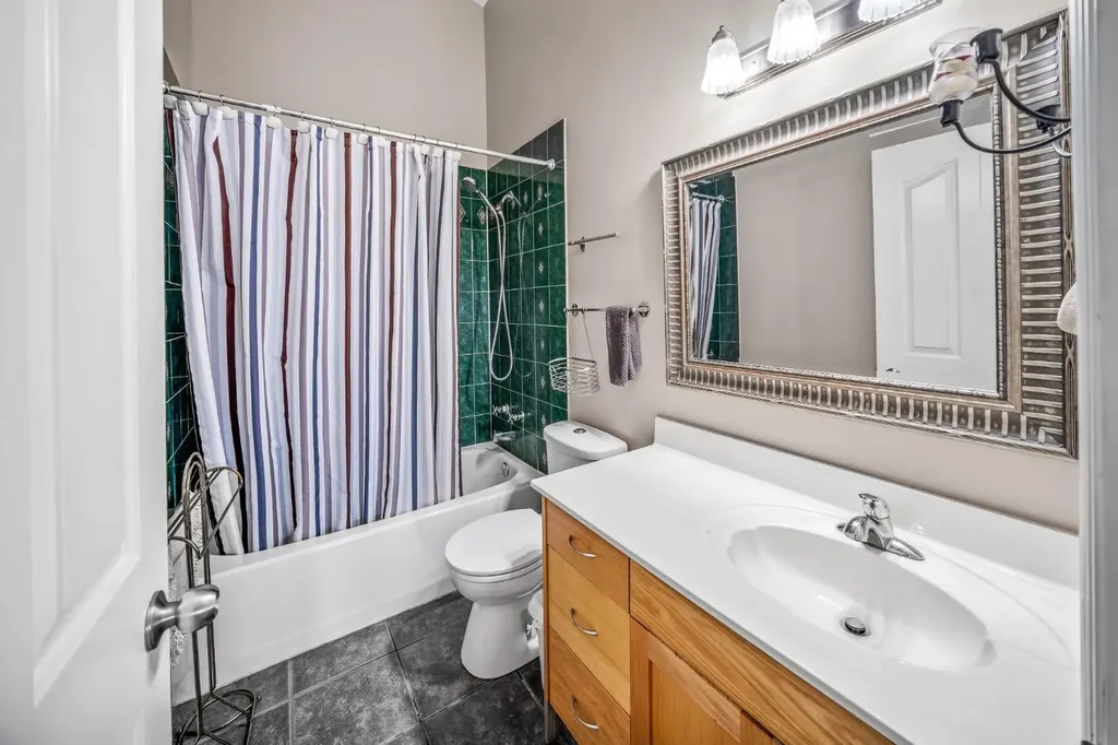 180 Hidden Vale Close NW Calgary AB T3A 5C7