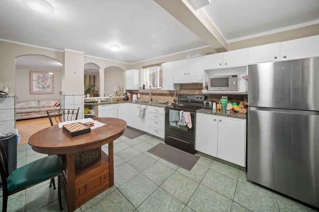 180 Hidden Vale Close NW Calgary AB T3A 5C7