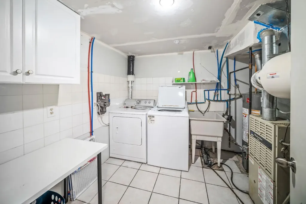180 Hidden Vale Close NW Calgary AB T3A 5C7