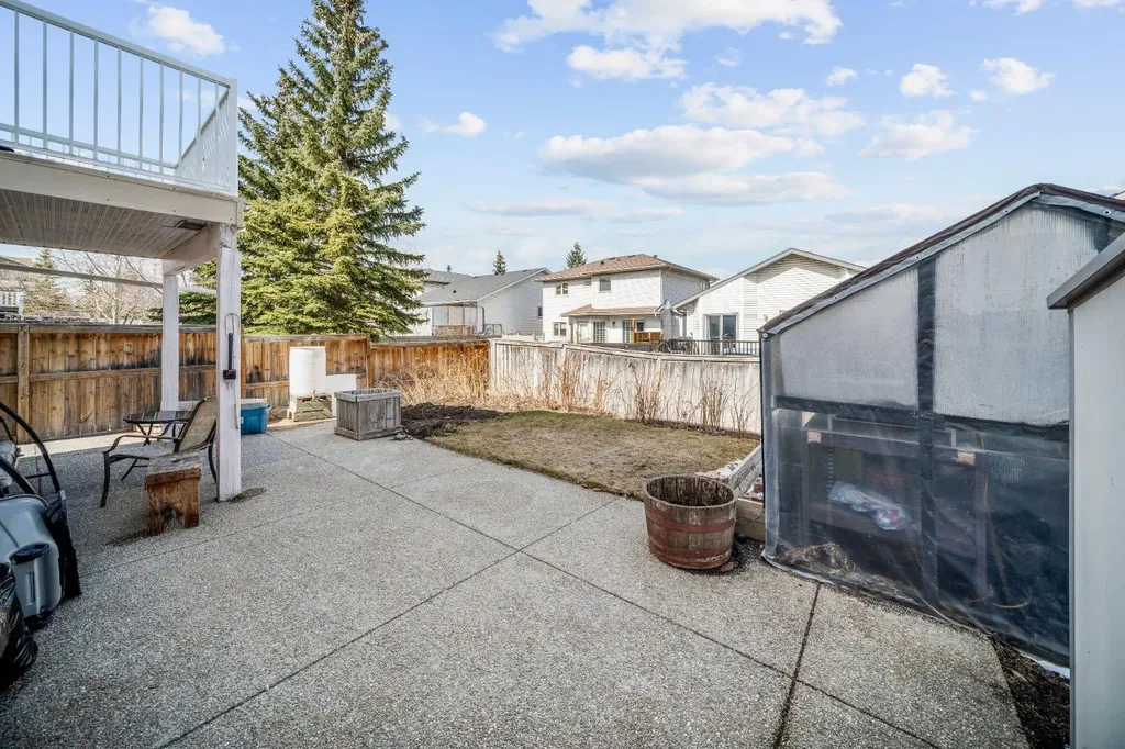 180 Hidden Vale Close NW Calgary AB T3A 5C7