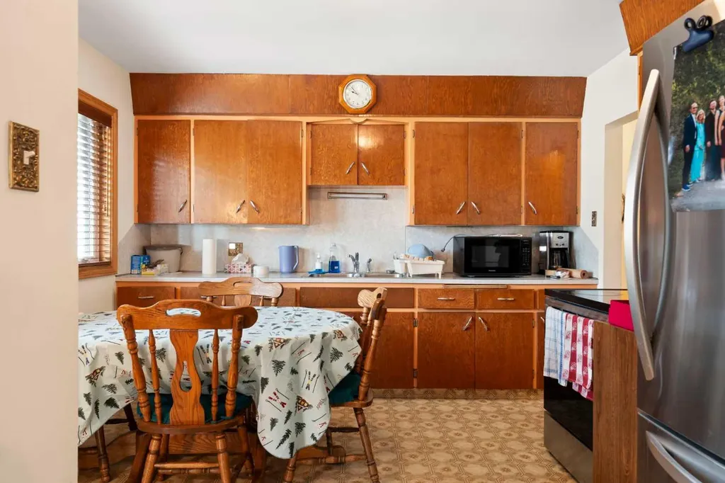 3019 37 Street SW Calgary AB T3E 3B5
