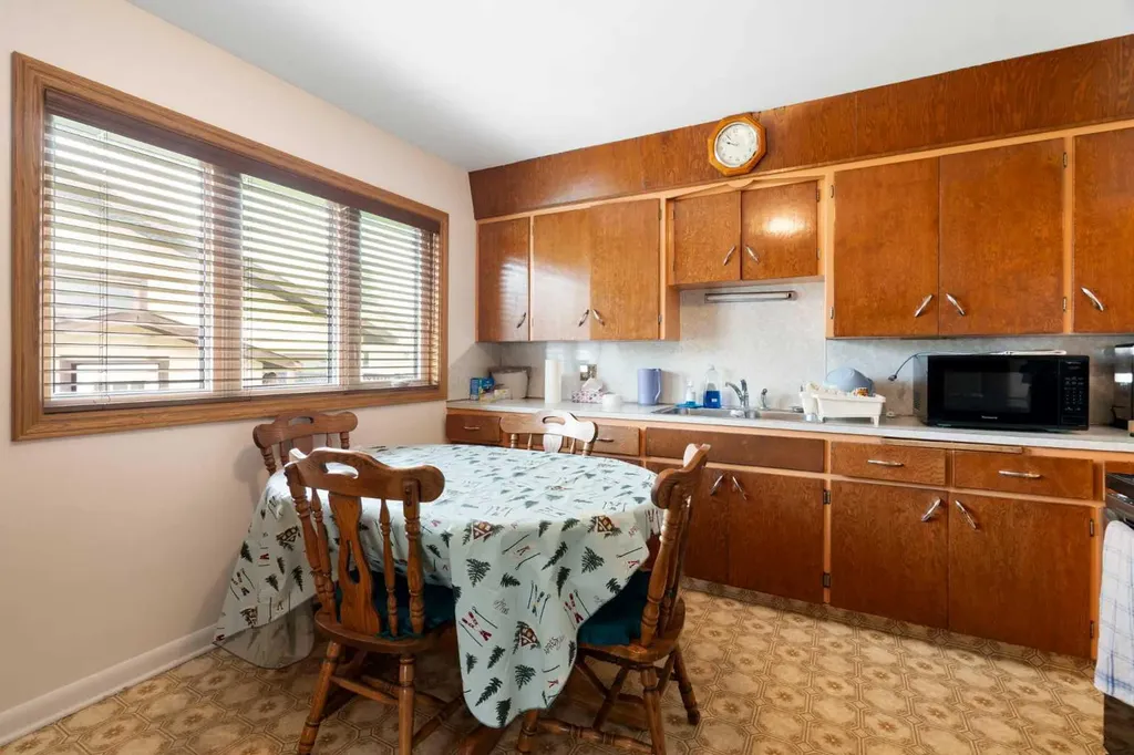 3019 37 Street SW Calgary AB T3E 3B5