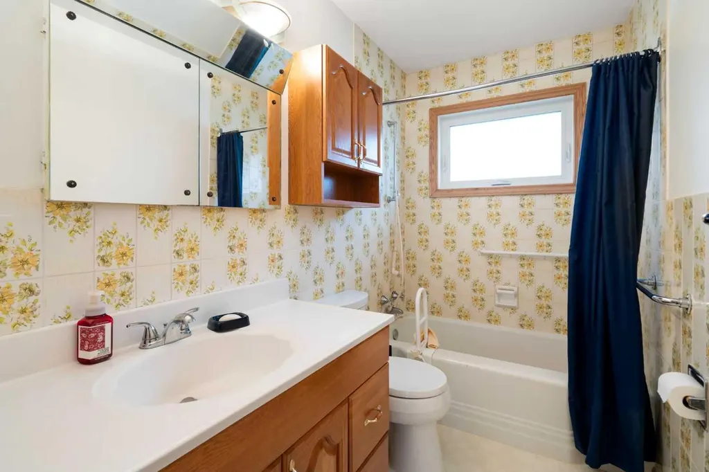 3019 37 Street SW Calgary AB T3E 3B5