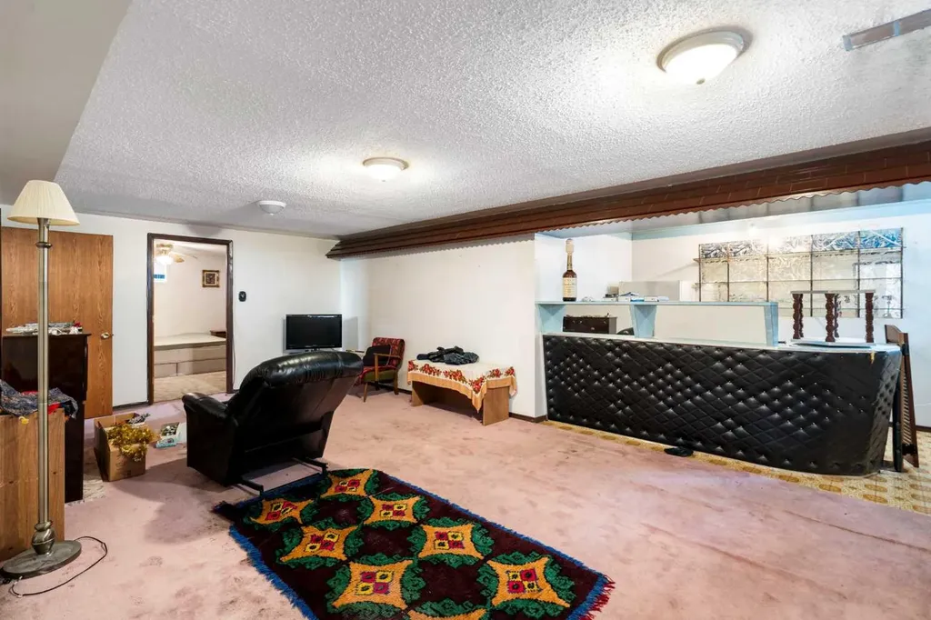 3019 37 Street SW Calgary AB T3E 3B5