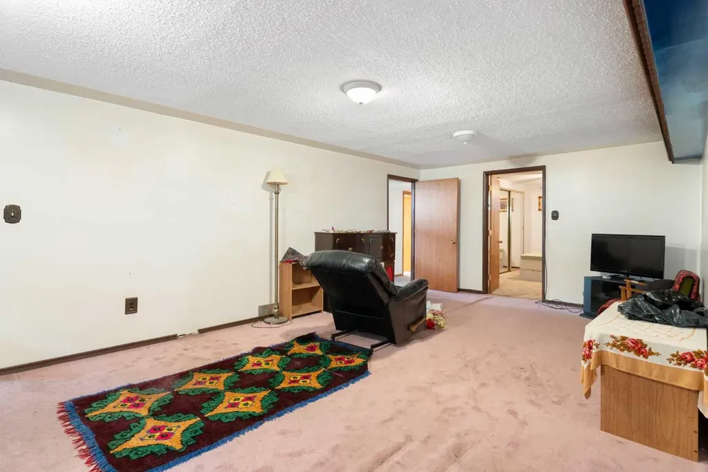 3019 37 Street SW Calgary AB T3E 3B5