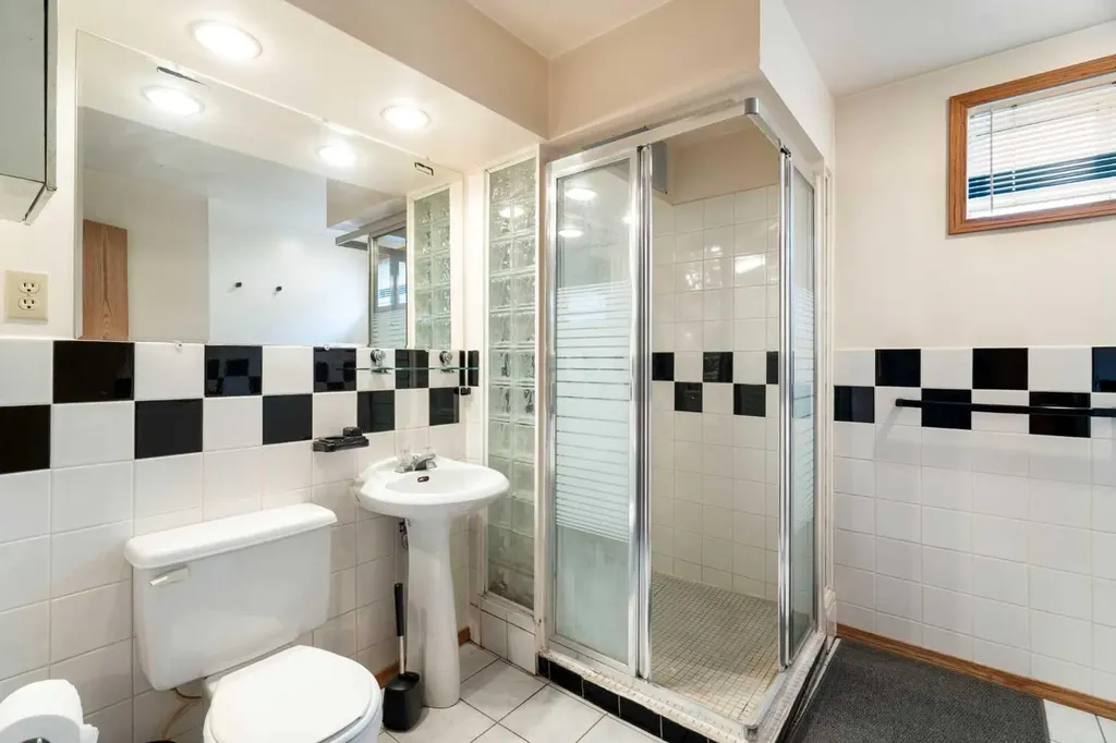 3019 37 Street SW Calgary AB T3E 3B5