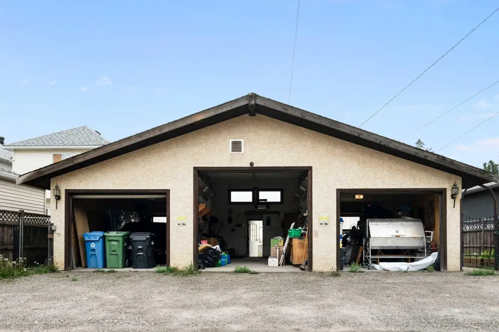 3019 37 Street SW Calgary AB T3E 3B5