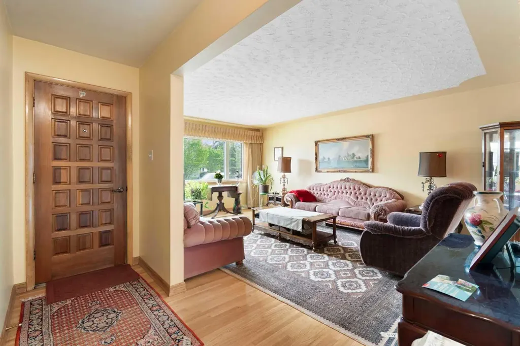 3019 37 Street SW Calgary AB T3E 3B5