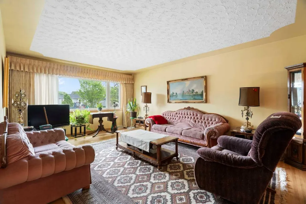 3019 37 Street SW Calgary AB T3E 3B5