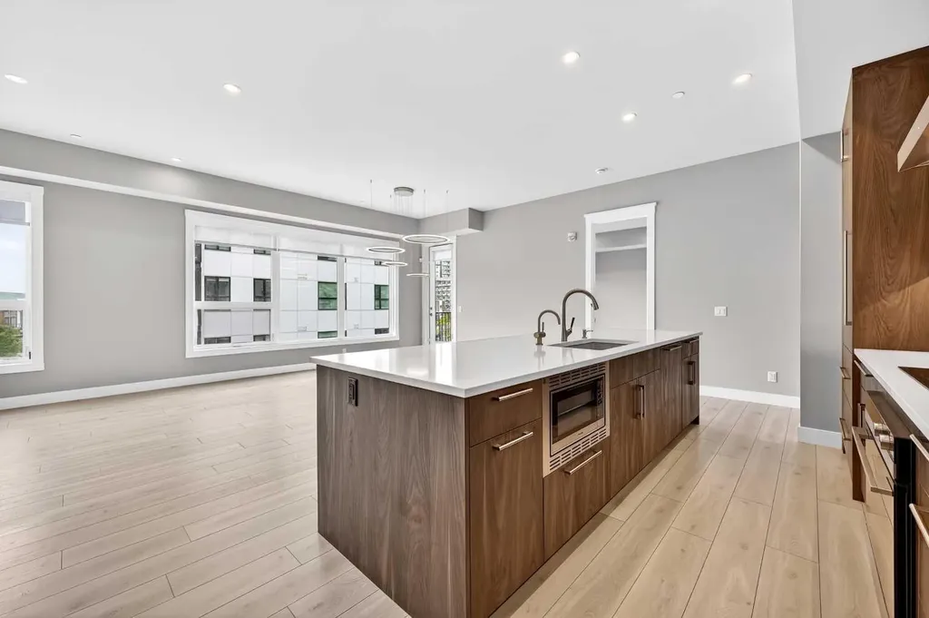 275 Lebel Crescent NW Calgary AB T3B 6L5