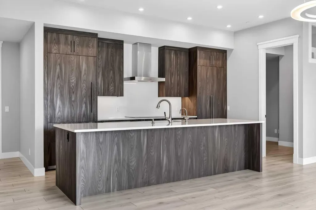 275 Lebel Crescent NW Calgary AB T3B 6L5