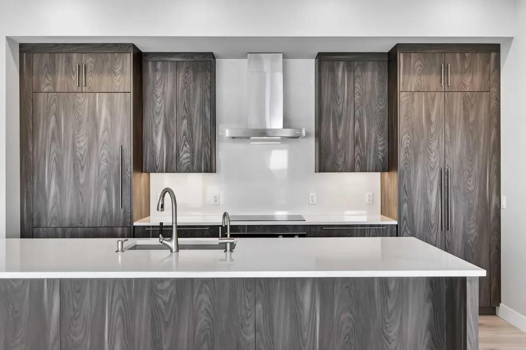 275 Lebel Crescent NW Calgary AB T3B 6L5