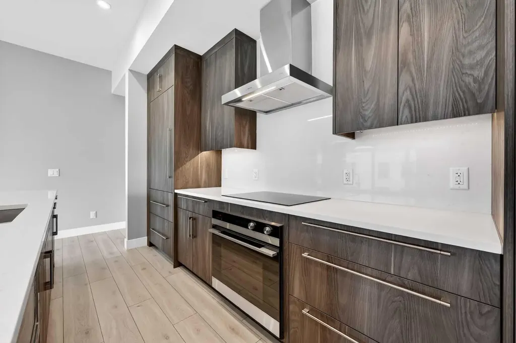 275 Lebel Crescent NW Calgary AB T3B 6L5