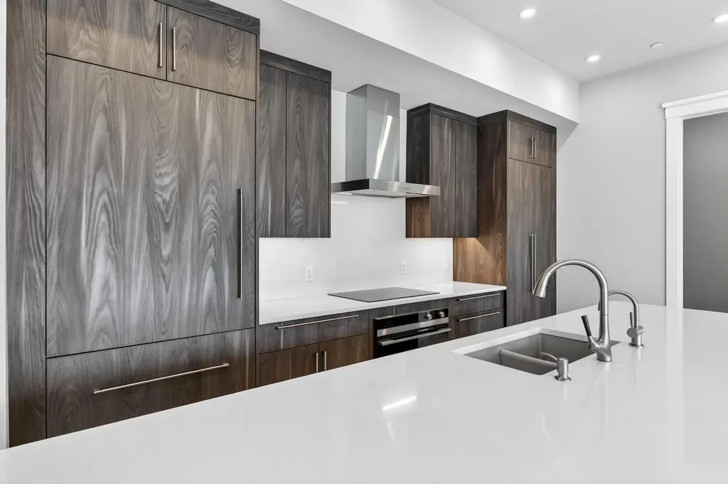 275 Lebel Crescent NW Calgary AB T3B 6L5