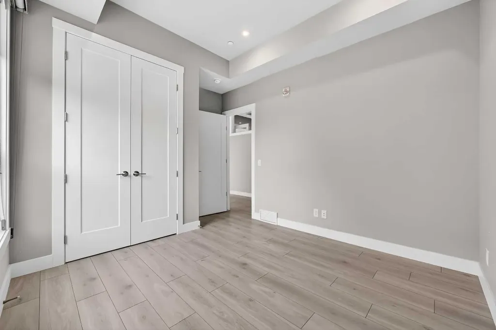 275 Lebel Crescent NW Calgary AB T3B 6L5