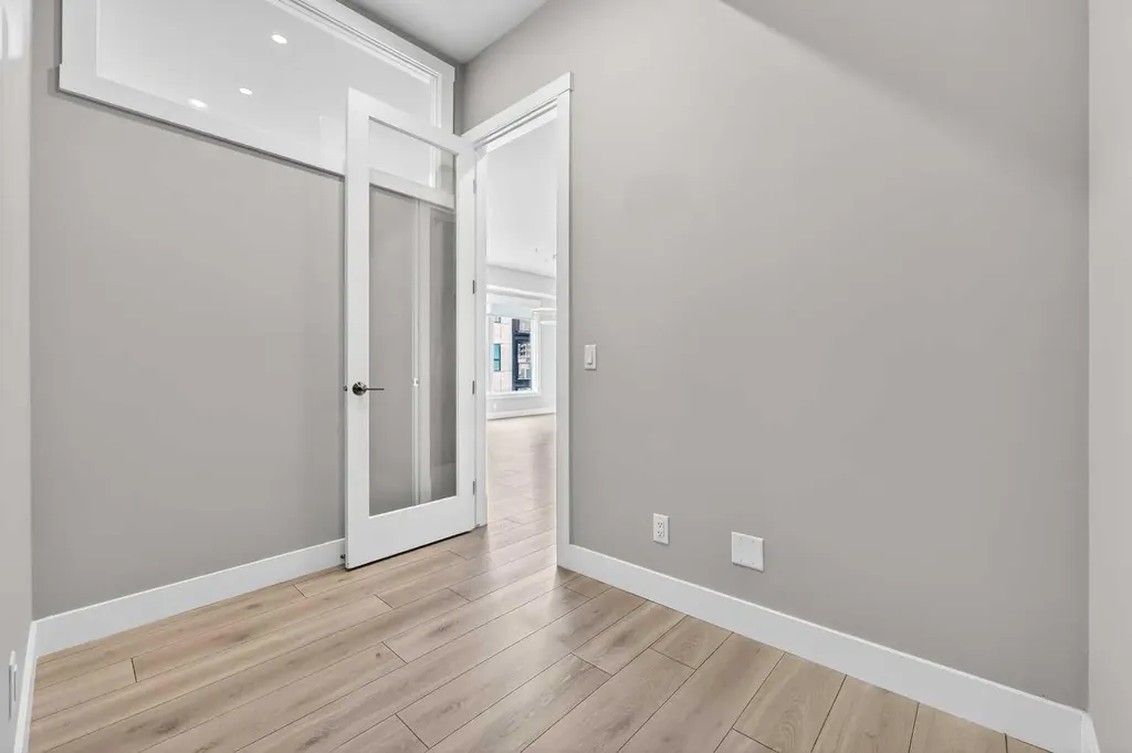 275 Lebel Crescent NW Calgary AB T3B 6L5