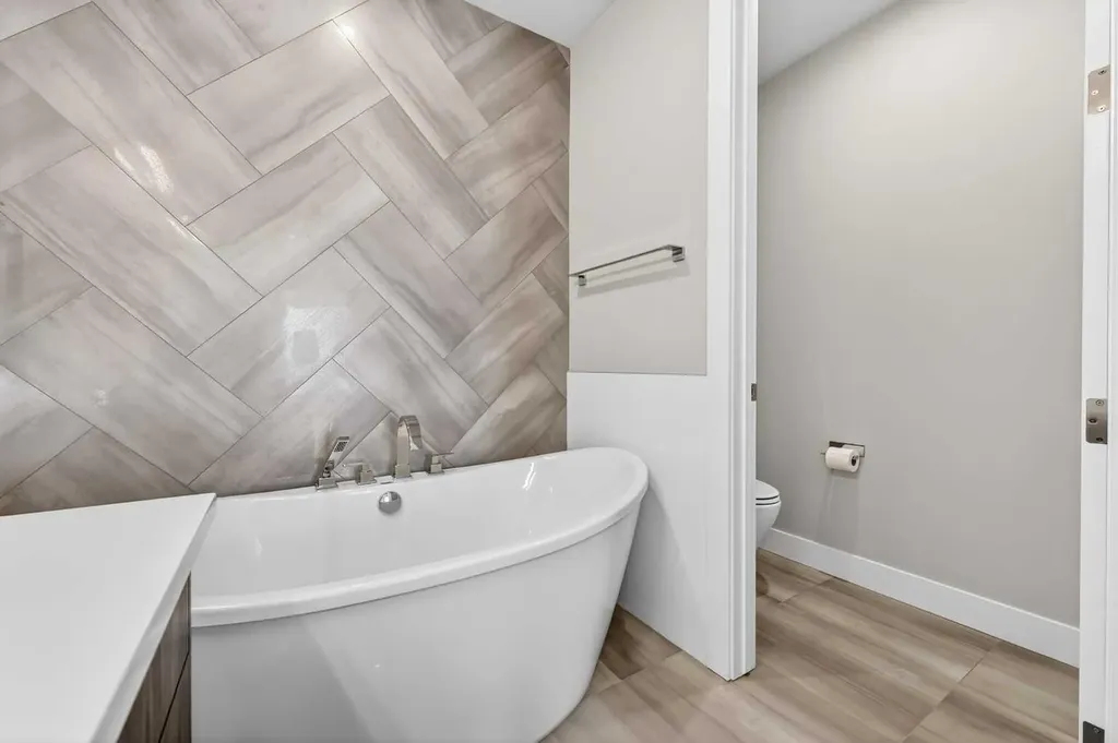 275 Lebel Crescent NW Calgary AB T3B 6L5