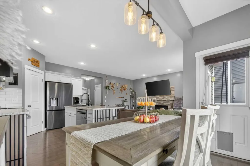 192 Fireside Place Cochrane AB T4C 0R6
