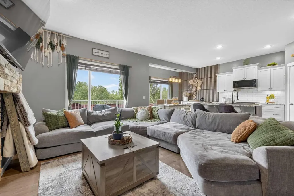 192 Fireside Place Cochrane AB T4C 0R6