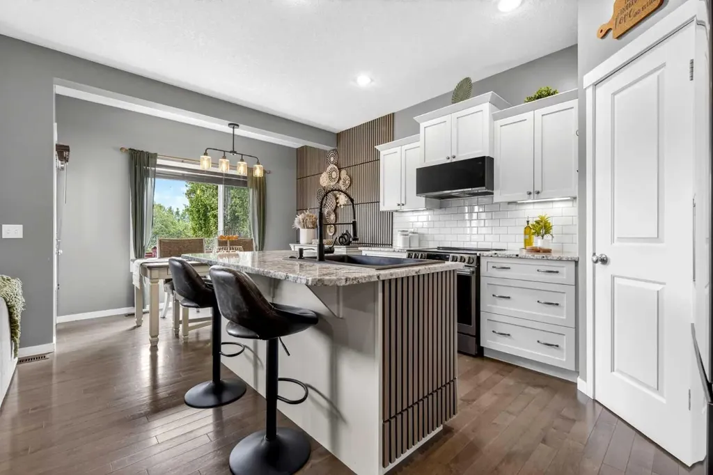192 Fireside Place Cochrane AB T4C 0R6